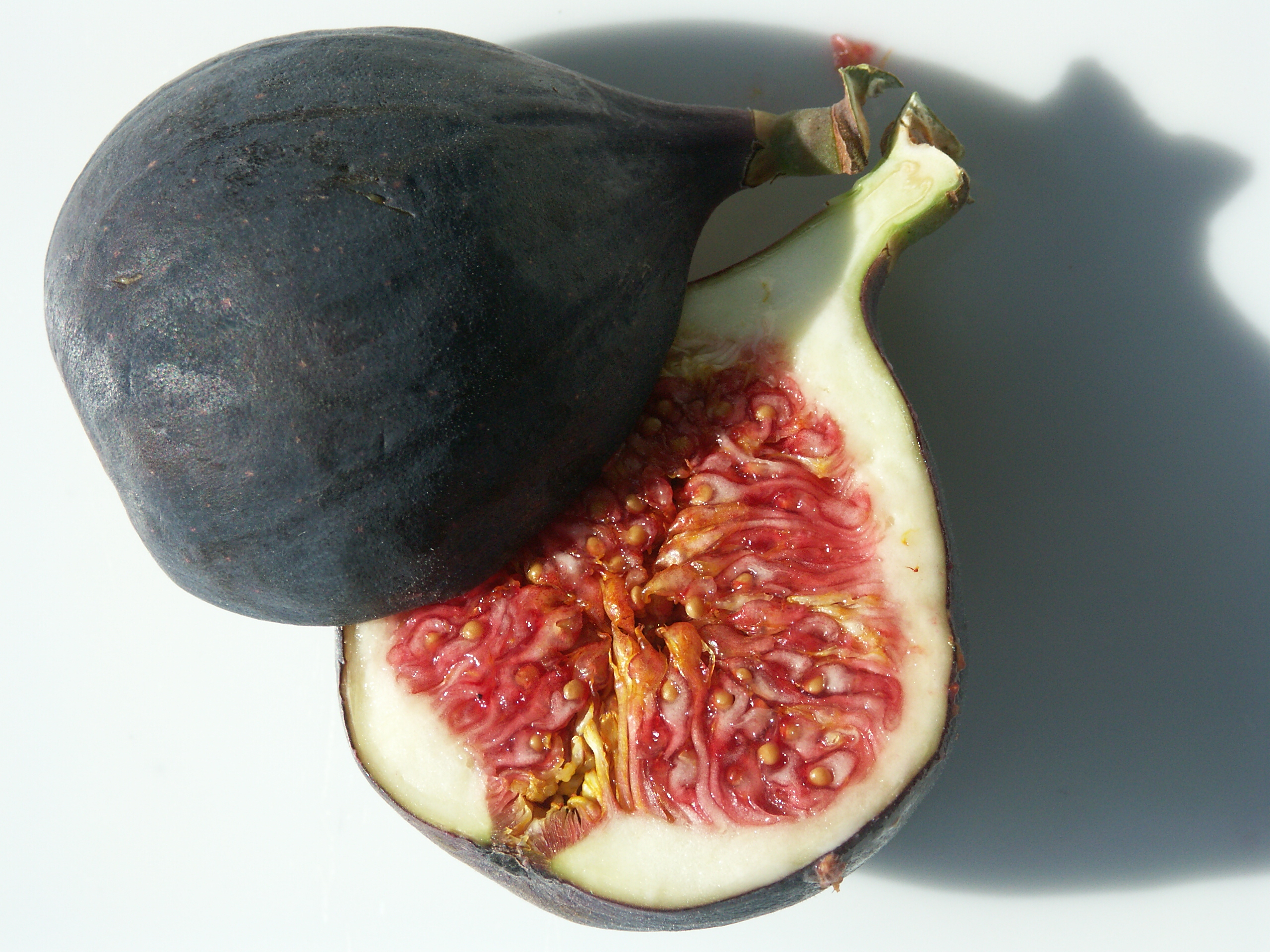 An image of figs